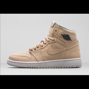 Air Jordan 1 Retro High OG Pearl GG